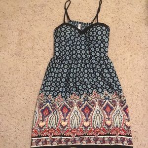 Sleeveless dress with pockets